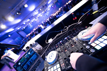 Alex Awesome - Hochzeit DJ Köln Event DJ NRW