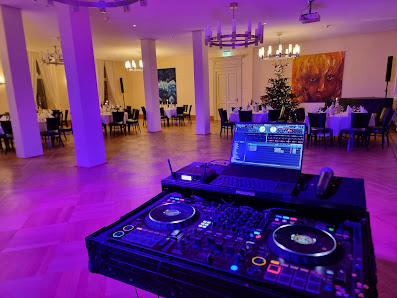 DJ Flow // Club- und Event DJ // Verleih von Licht- und Tontechnik