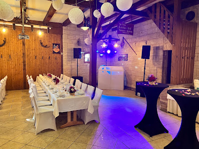 Dj Wombat / Party, Event und Hochzeits Dj. auch mit Equipment Verleih und professionellen Karaoke Angebot.