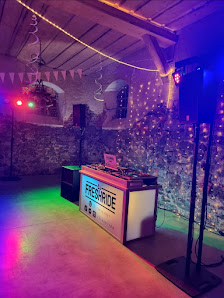 DJ FRESHRIDE - junger Hochzeits DJ mit Moderation, Hüpfburgen Verleih und Fotobox