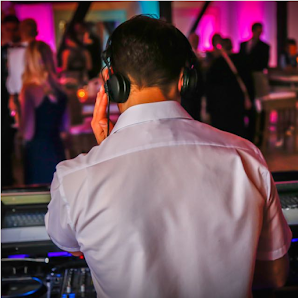 WEDDING DJ - DAVID RZENNO