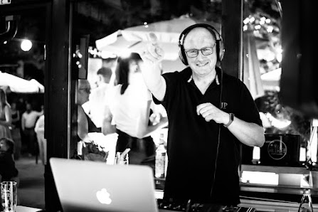 DJ Diek