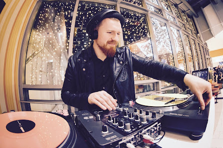 life is music - dj booking