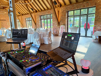 Turn The Table DJ Team