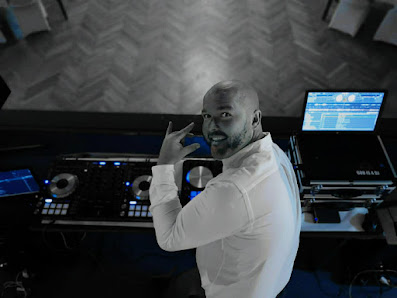 DJ K DEE