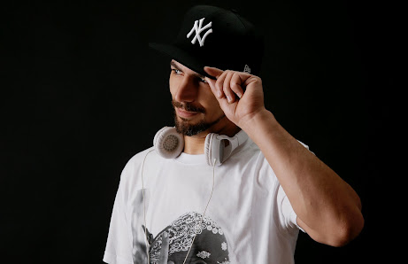 DJ re-sound