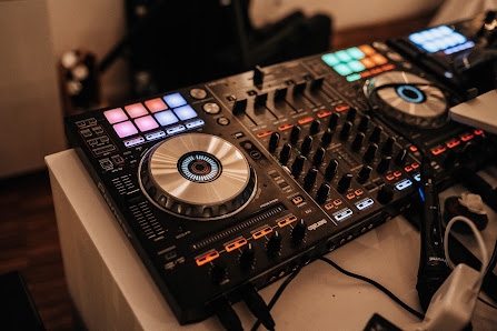 DJ Niklas Barth - Hochzeiten und Events