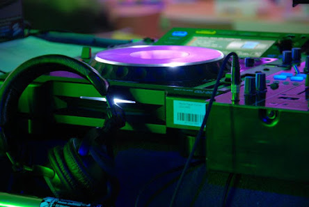 LMB-Showtechnik - Veranstaltungstechnik, DJ-Agentur
