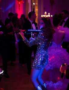 Beatrix Löw-Beer Violinist & DJ by Mabea Music Management UG
