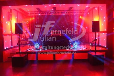 Julian Fornefeld - Hochzeits- & Event DJ -