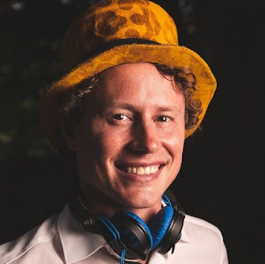 DJ München + Livemusik by Jörn (aka DJ YURN)