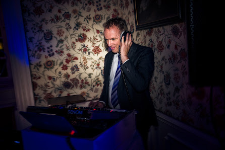 DJ Jörg Schirrey; Event und Hochzeits DJ, Fotoboxen, XXL- Buchstaben