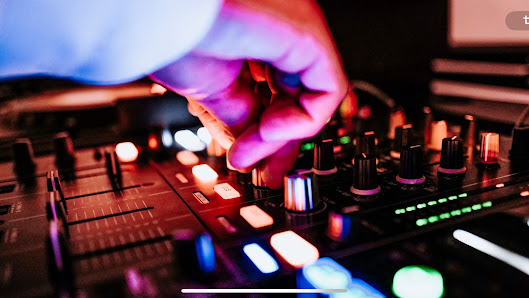 FACTORY4DANCE - Storage & Office | Hochzeits DJ | Event DJ