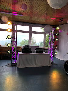 DJ D