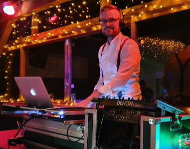 Jonas Moser DJ Event- und Hochzeits-DJ